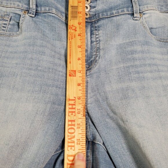 Torrid Skinny Jeans Womens 22R Light Wash Blue Denim Jeggings High Rise Stretch - Picture 5 of 10